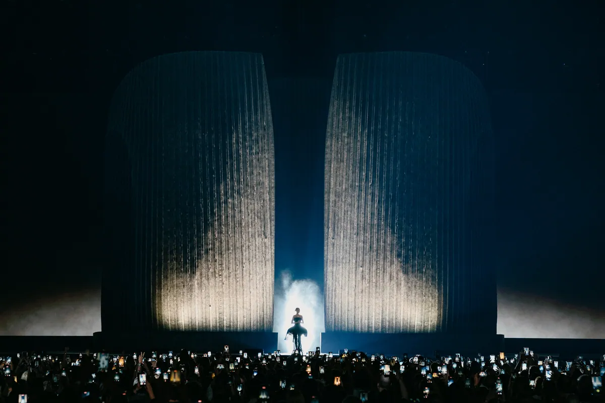 Céline Dion Paris La Défense Arena, lighting and production design by Rob Sinclair