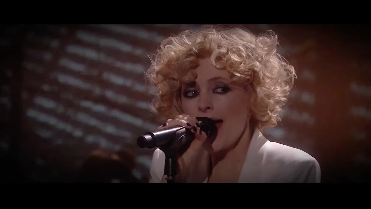 Goldfrapp, lighting and production design by Rob Sinclair