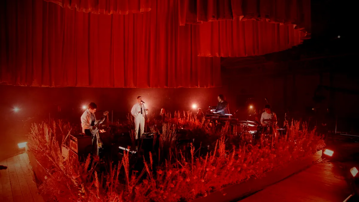 London Grammar Youtube stream, lighting and production design by Rob Sinclair