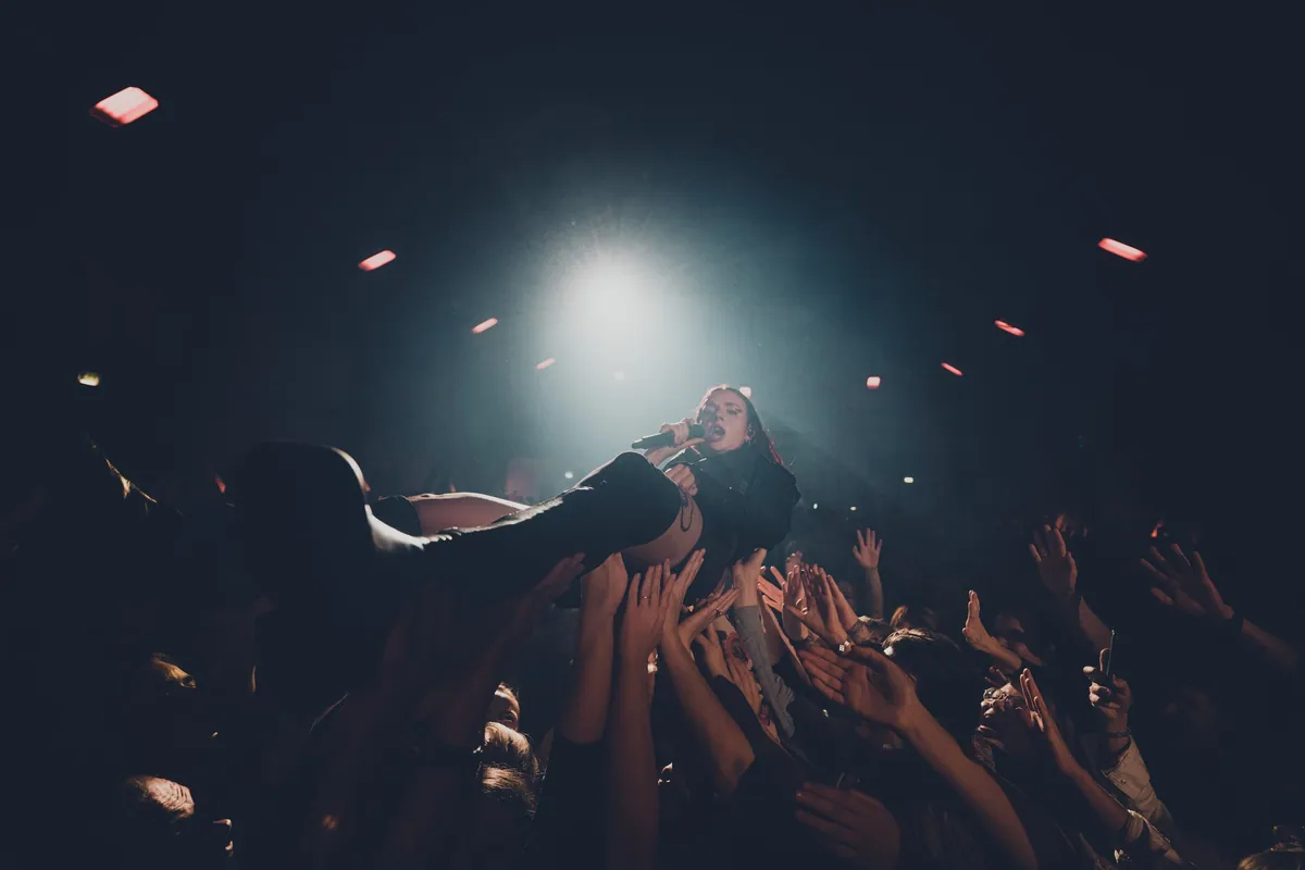 MØ, lighting and production design by Rob Sinclair