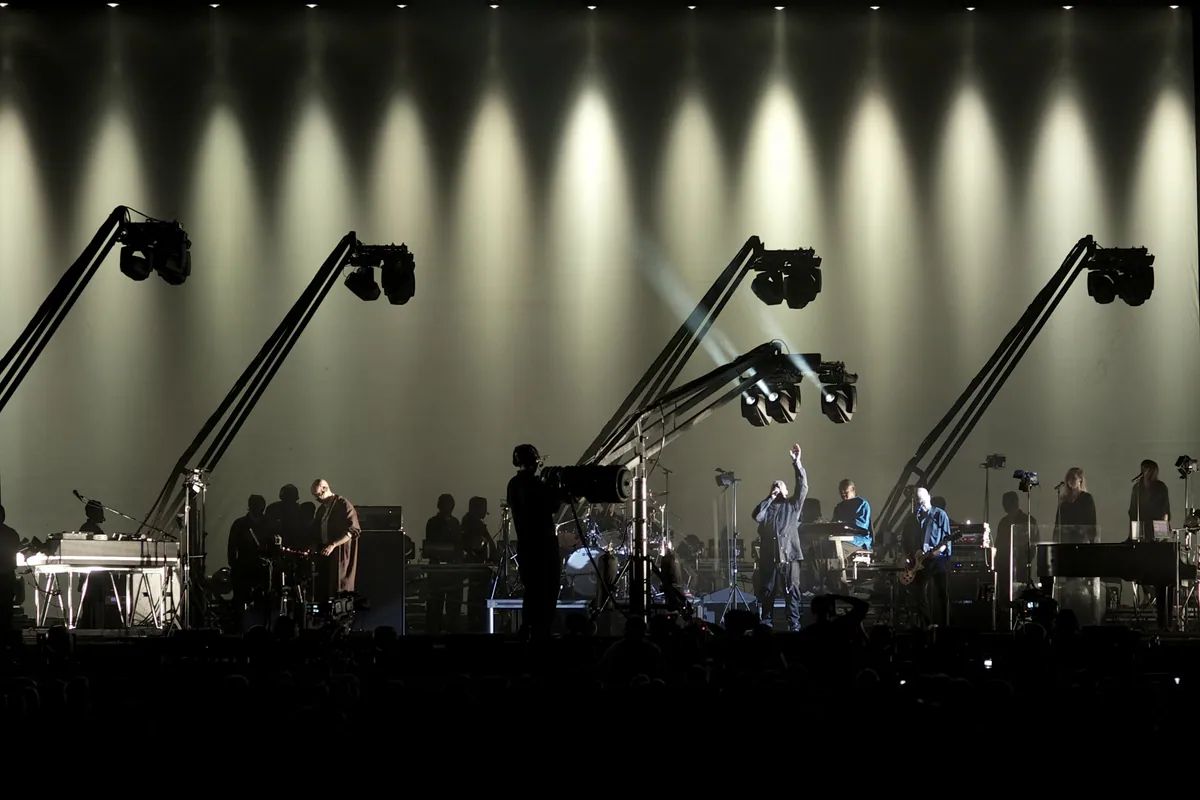 Peter Gabriel 2012, lighting and production design by Rob Sinclair